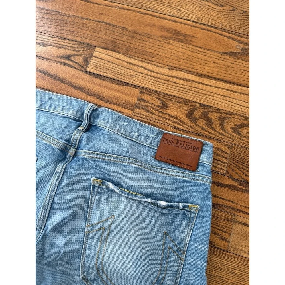 True Religion Medium Wash Denim Straight Leg Jeans - Size 33